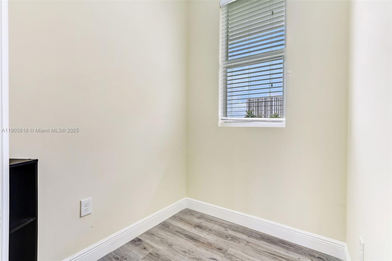 1620 NE 110th St # 2B