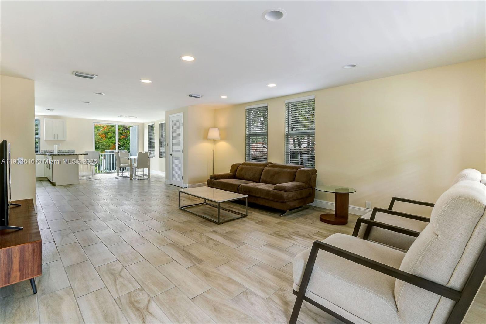 1620 NE 110th St # 2B