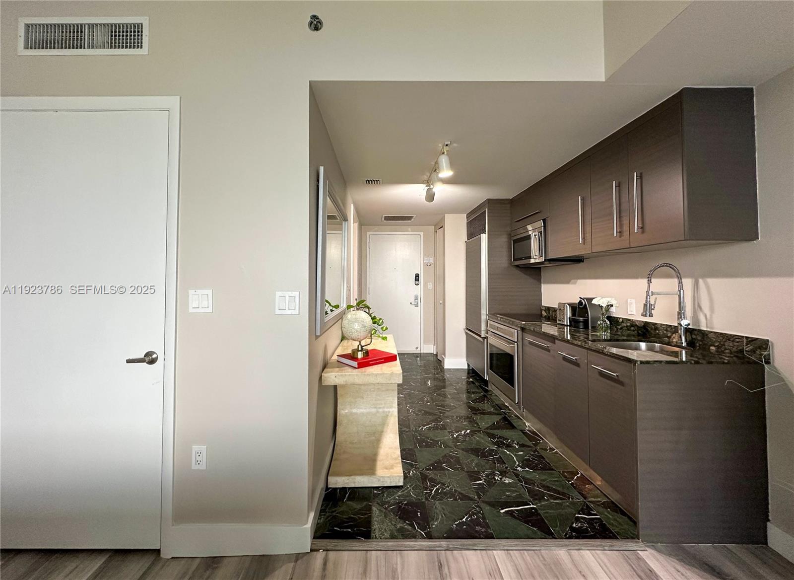 485 Brickell Ave # 4405