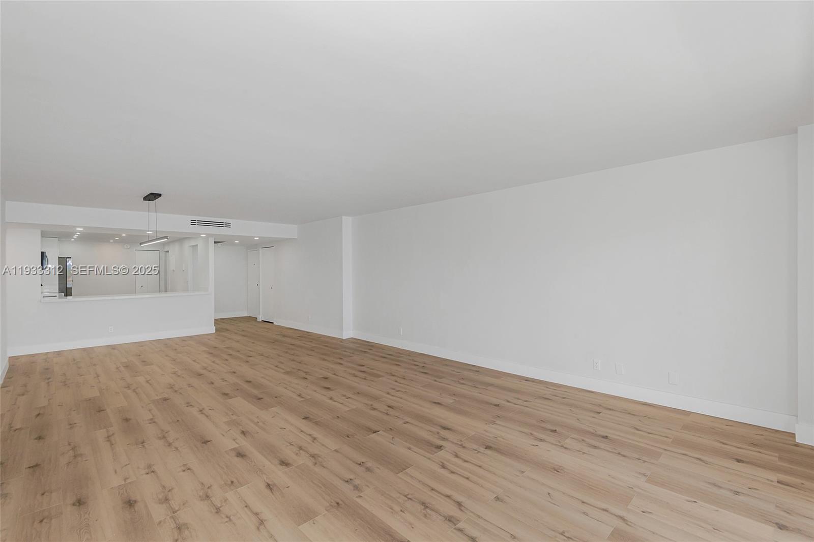 2500 Parkview Dr # 821