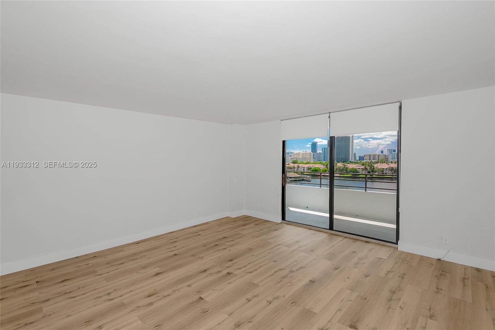 2500 Parkview Dr # 821