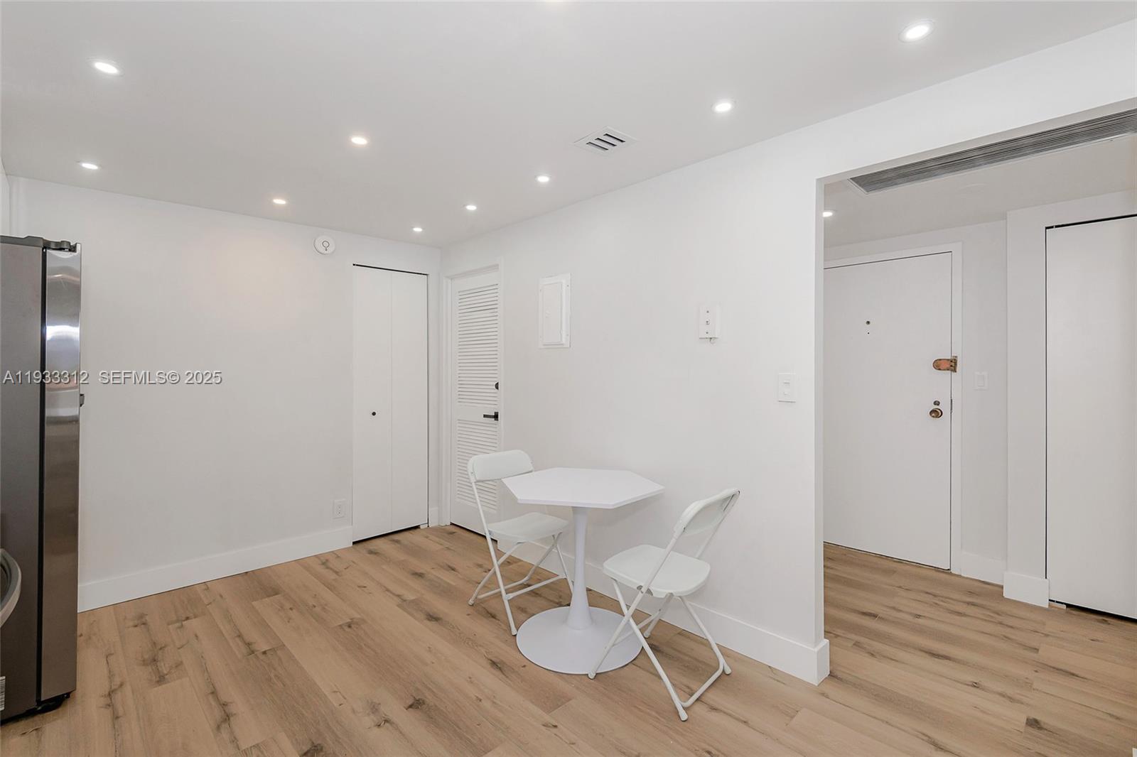 2500 Parkview Dr # 821