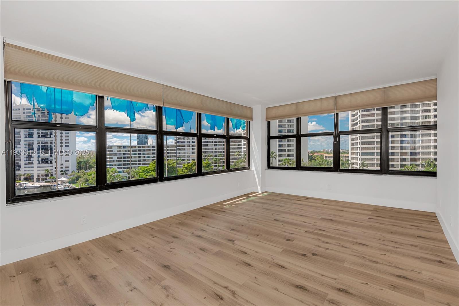 2500 Parkview Dr # 821