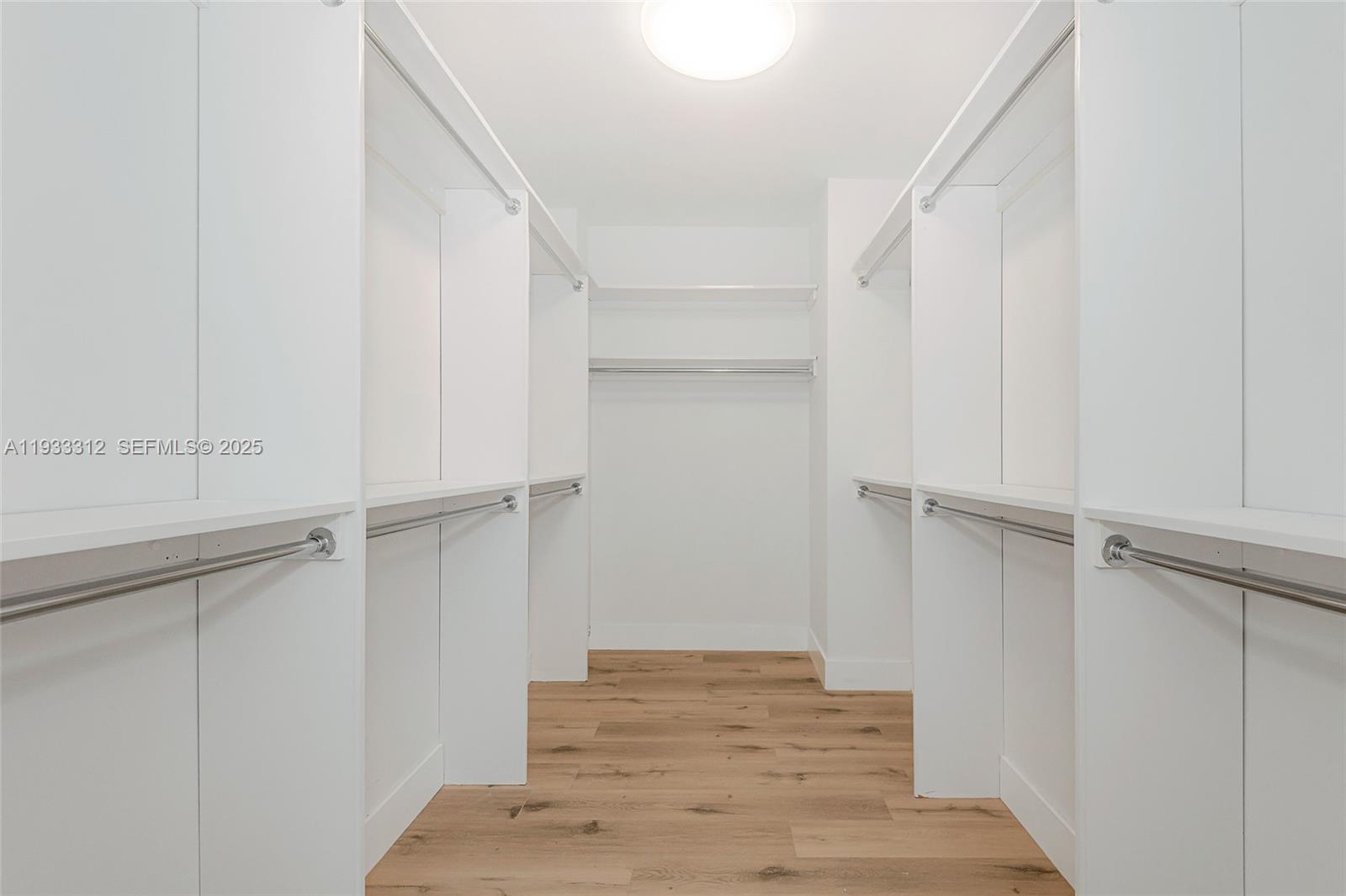 2500 Parkview Dr # 821