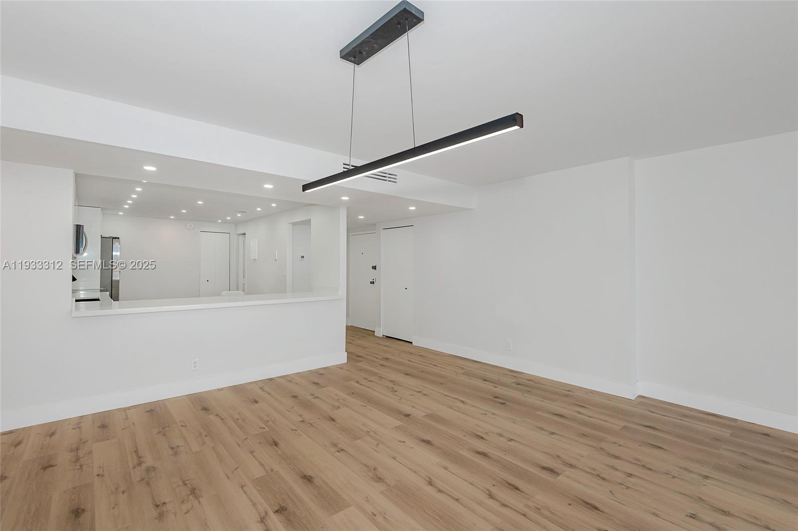 2500 Parkview Dr # 821