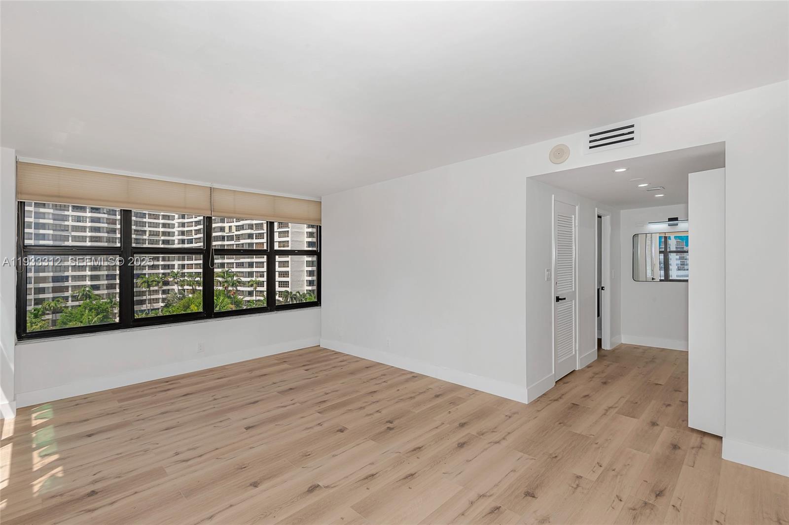 2500 Parkview Dr # 821