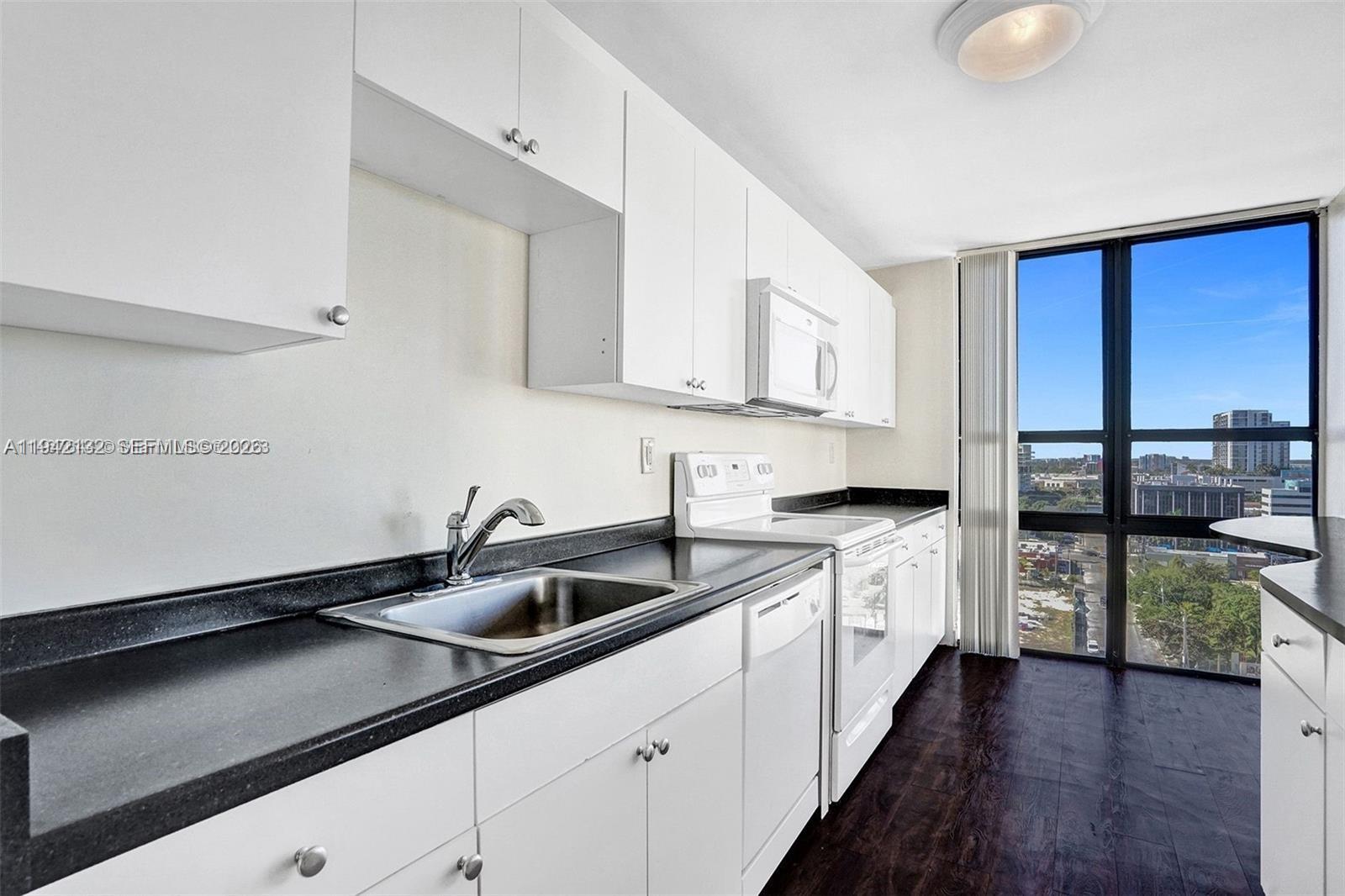 600 NE 36th St # 1423