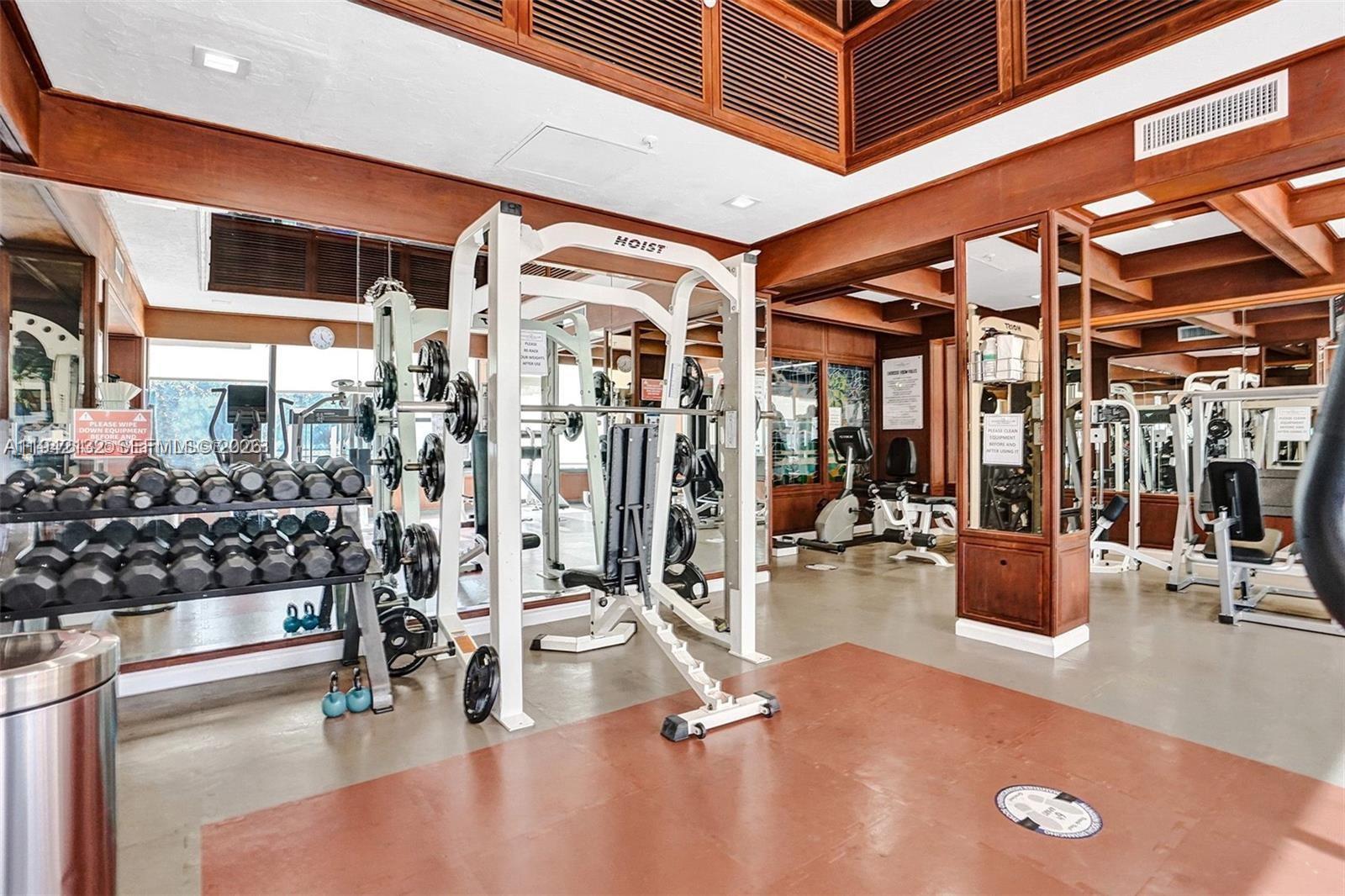 600 NE 36th St # 1423