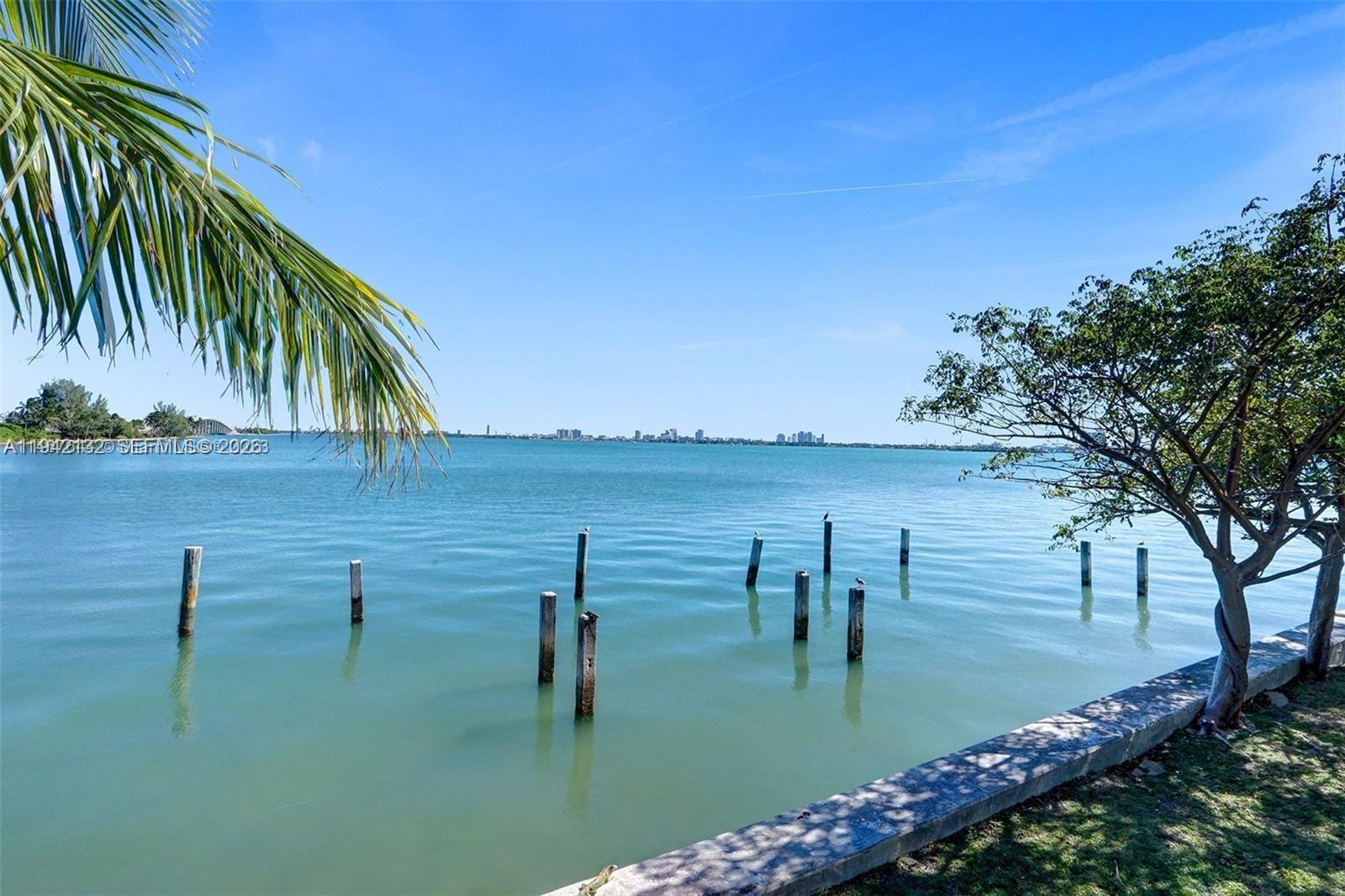 600 NE 36th St # 1423