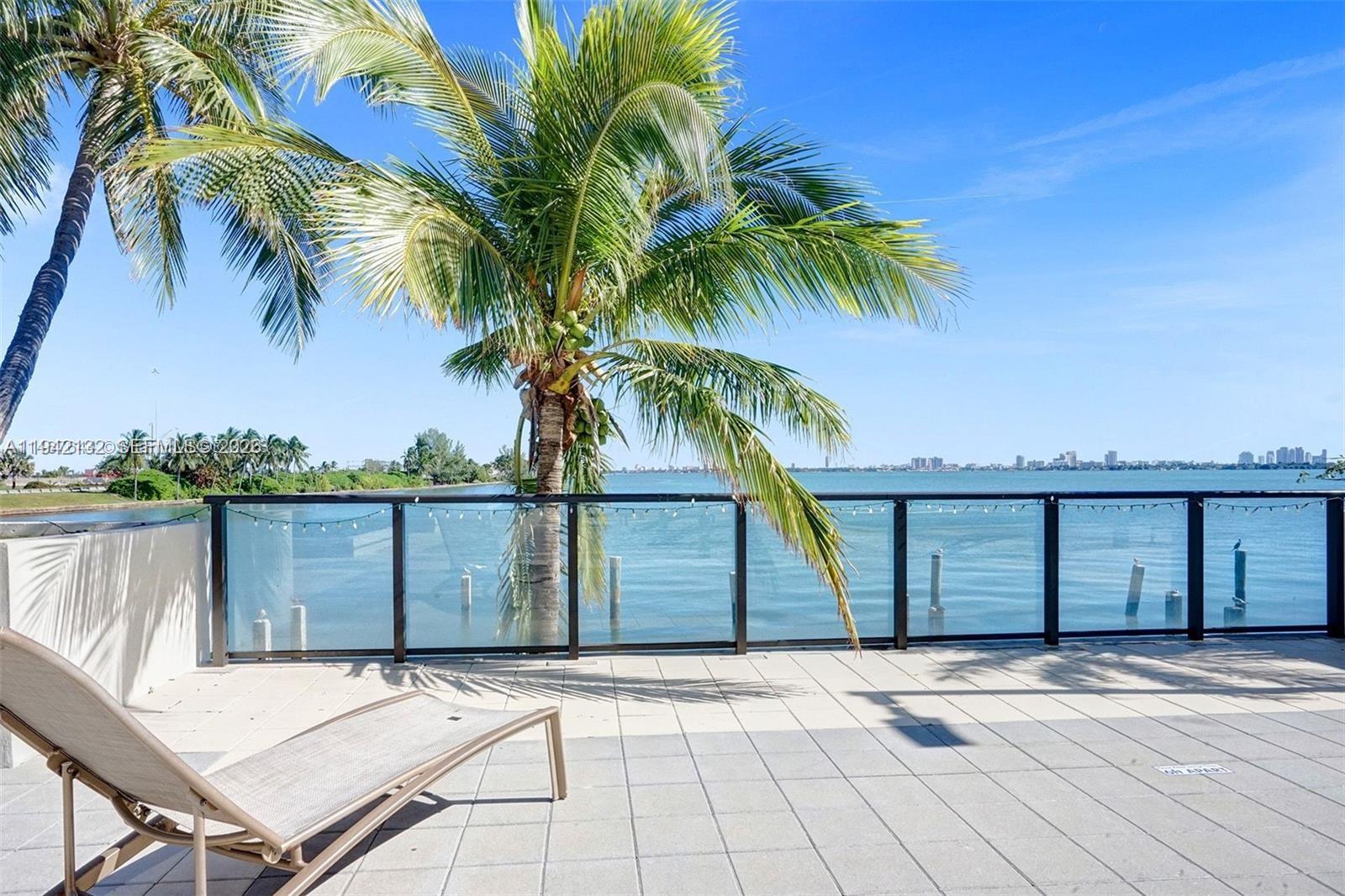 600 NE 36th St # 1423