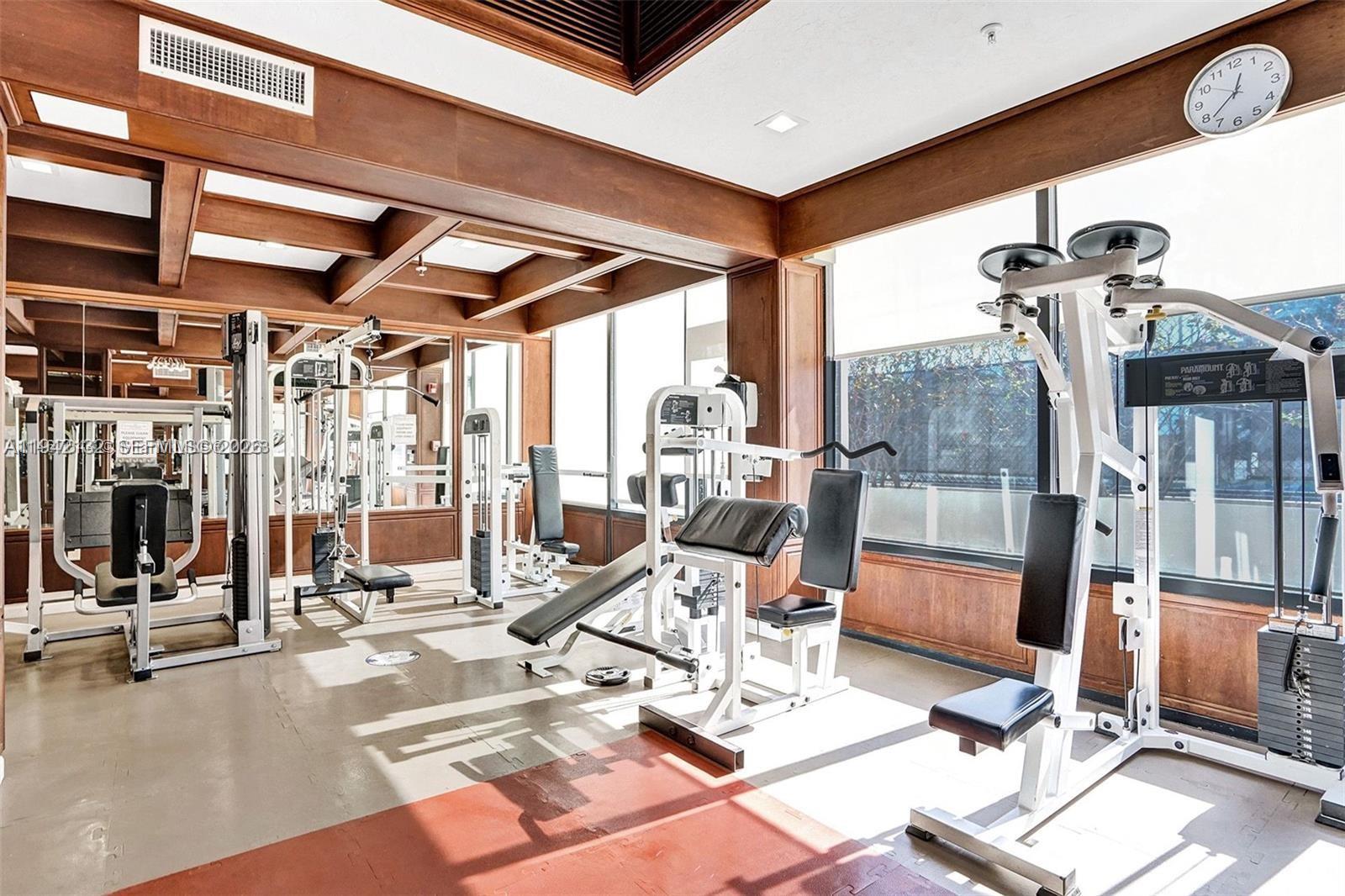 600 NE 36th St # 1423