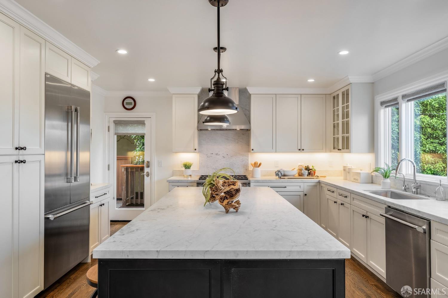 325 Moncada Way