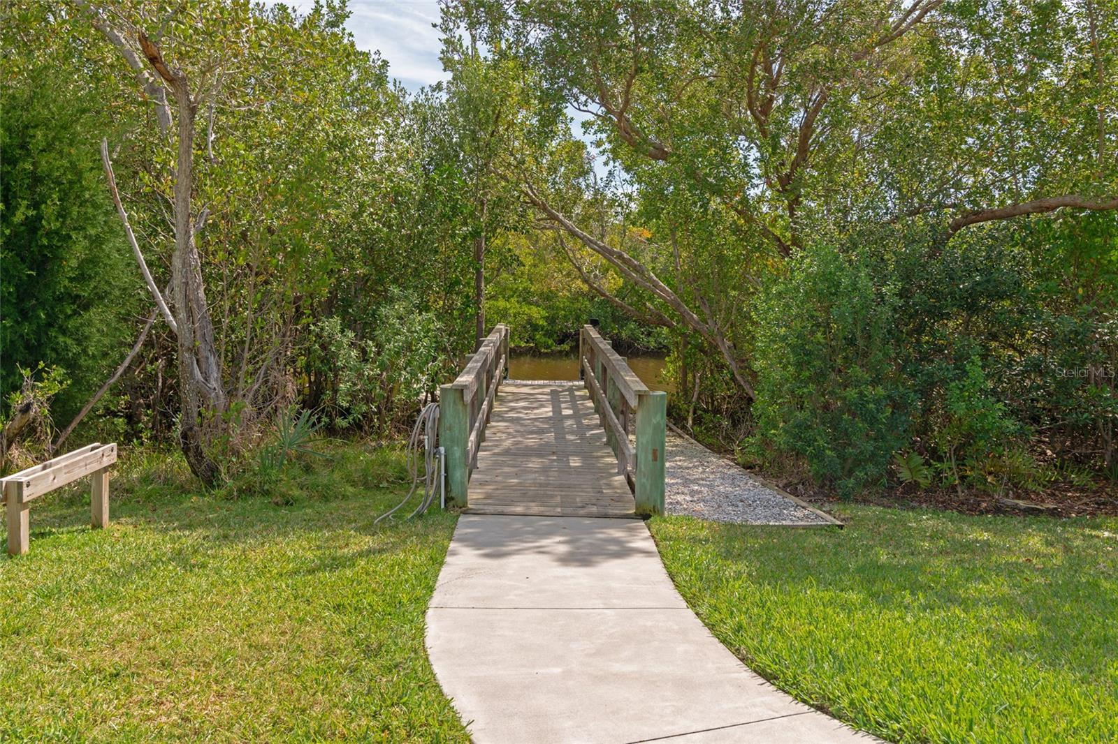 834 WATERSIDE LN #834