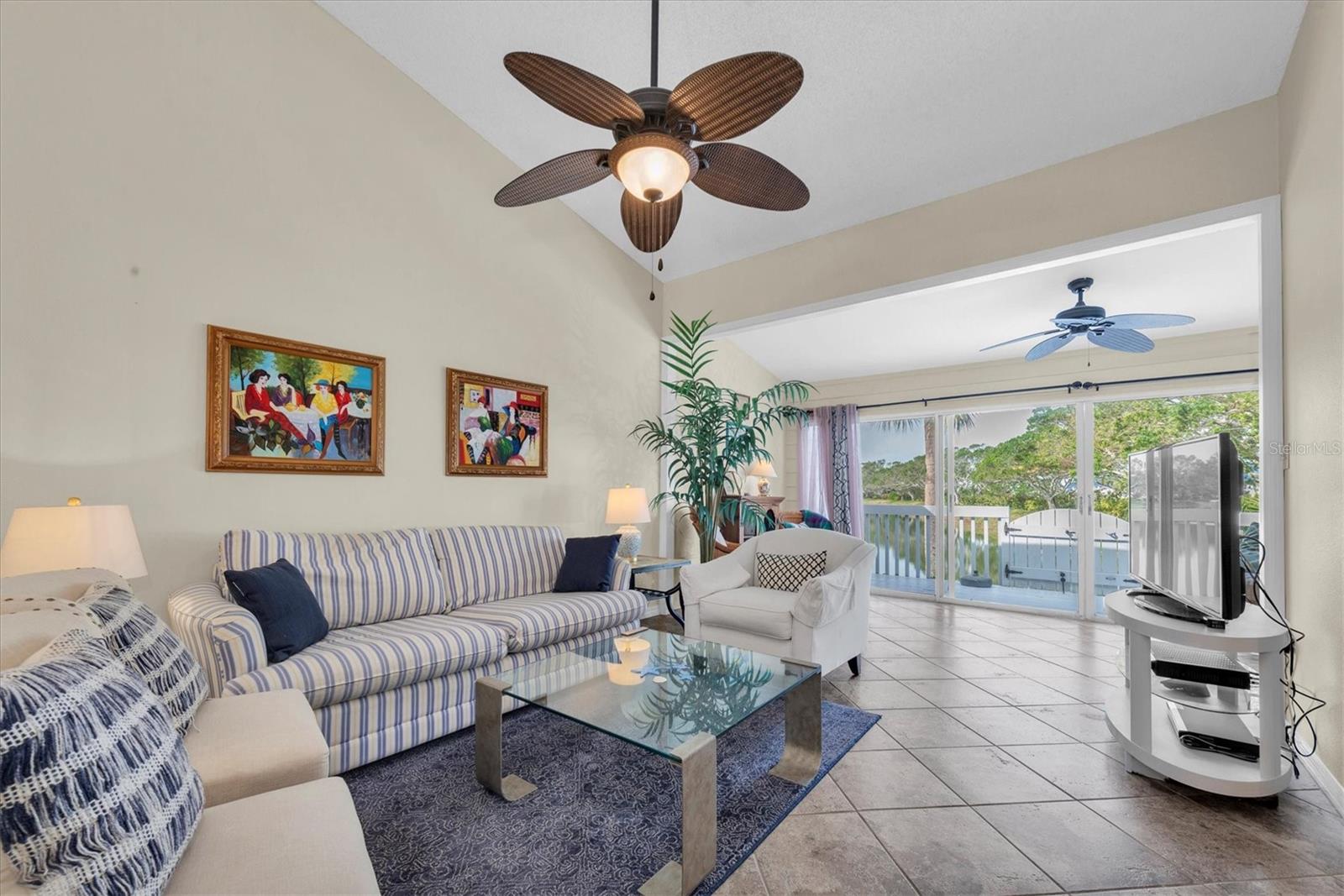 834 WATERSIDE LN #834