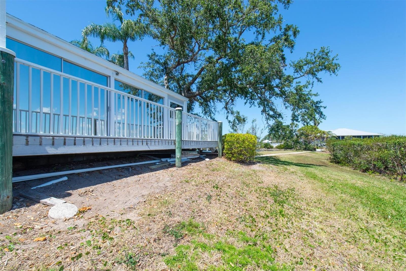 801 WATERSIDE LN