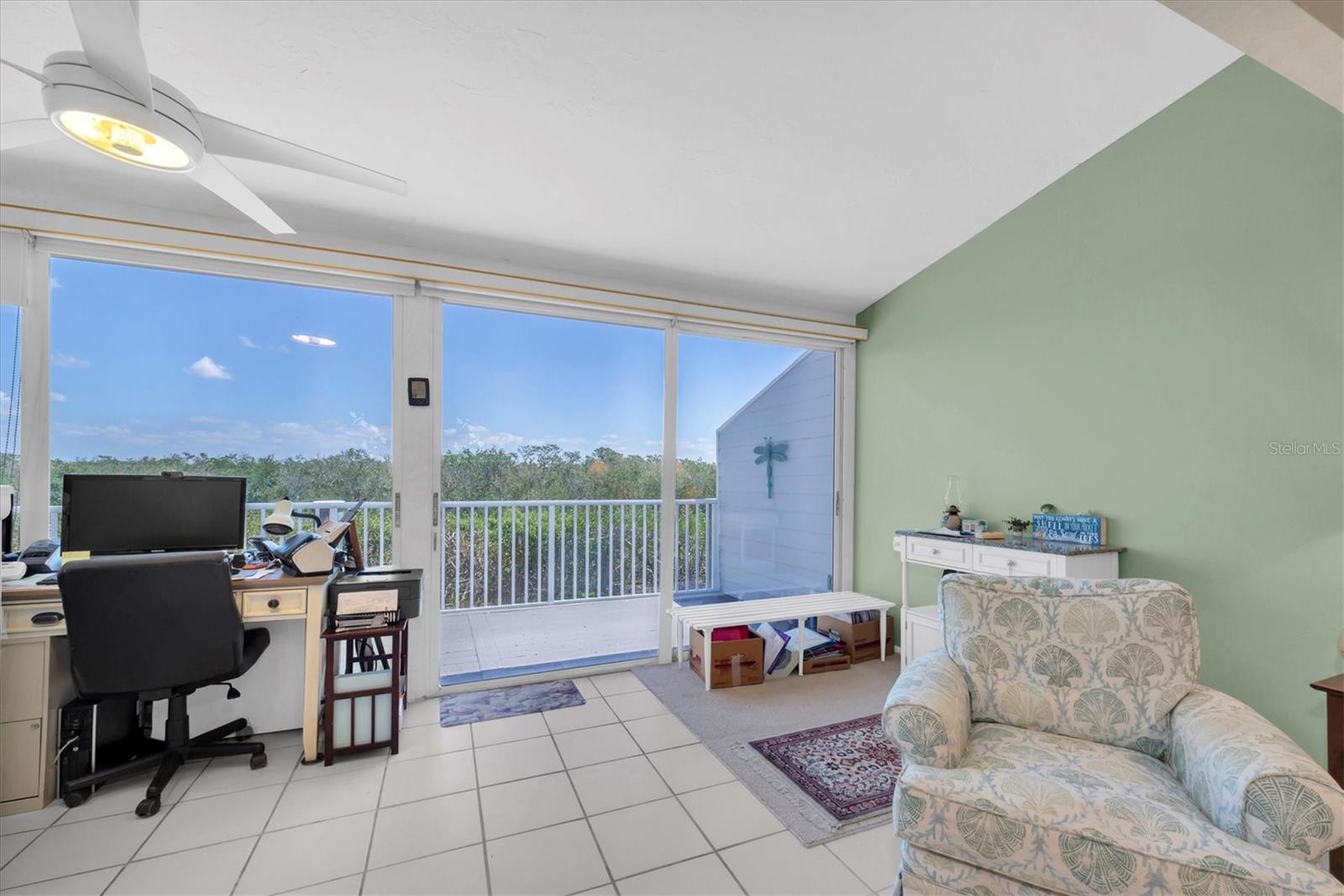 801 WATERSIDE LN