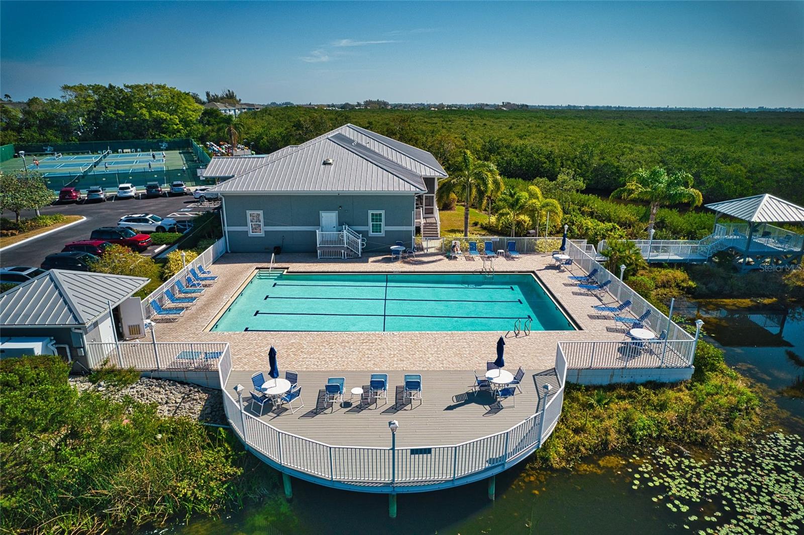 801 WATERSIDE LN