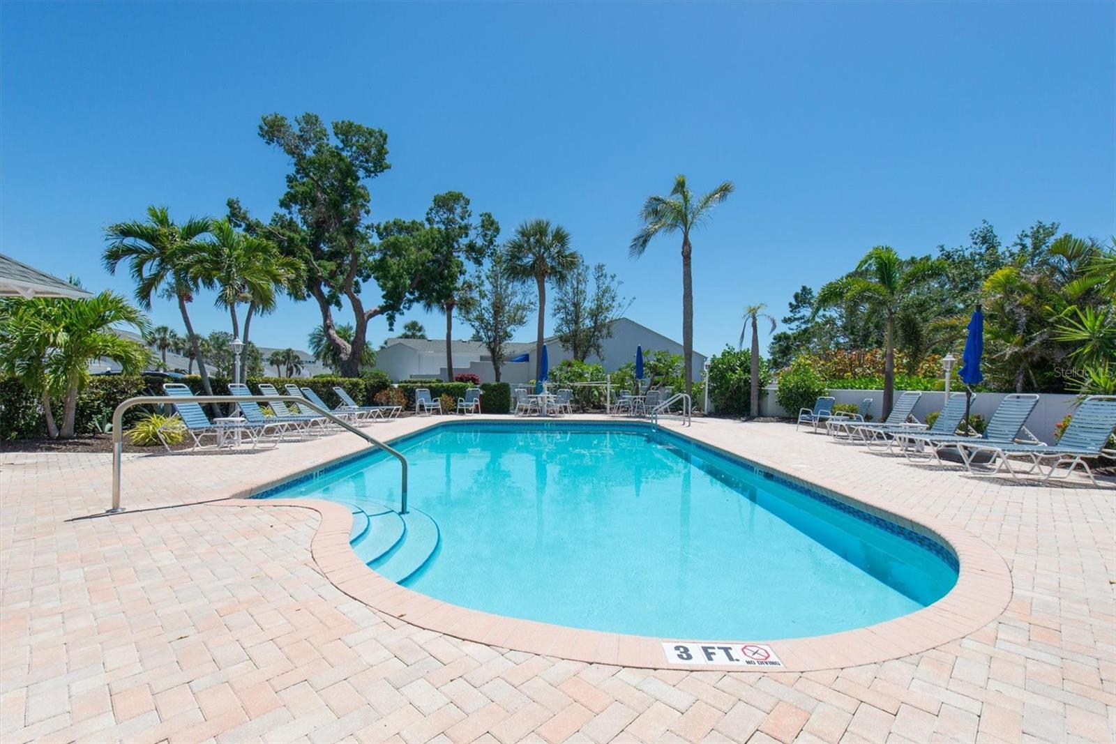 801 WATERSIDE LN