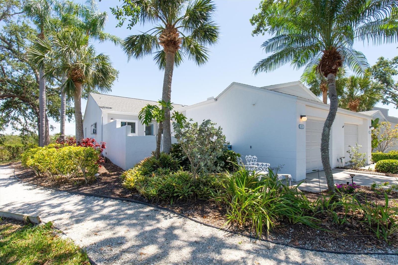 801 WATERSIDE LN
