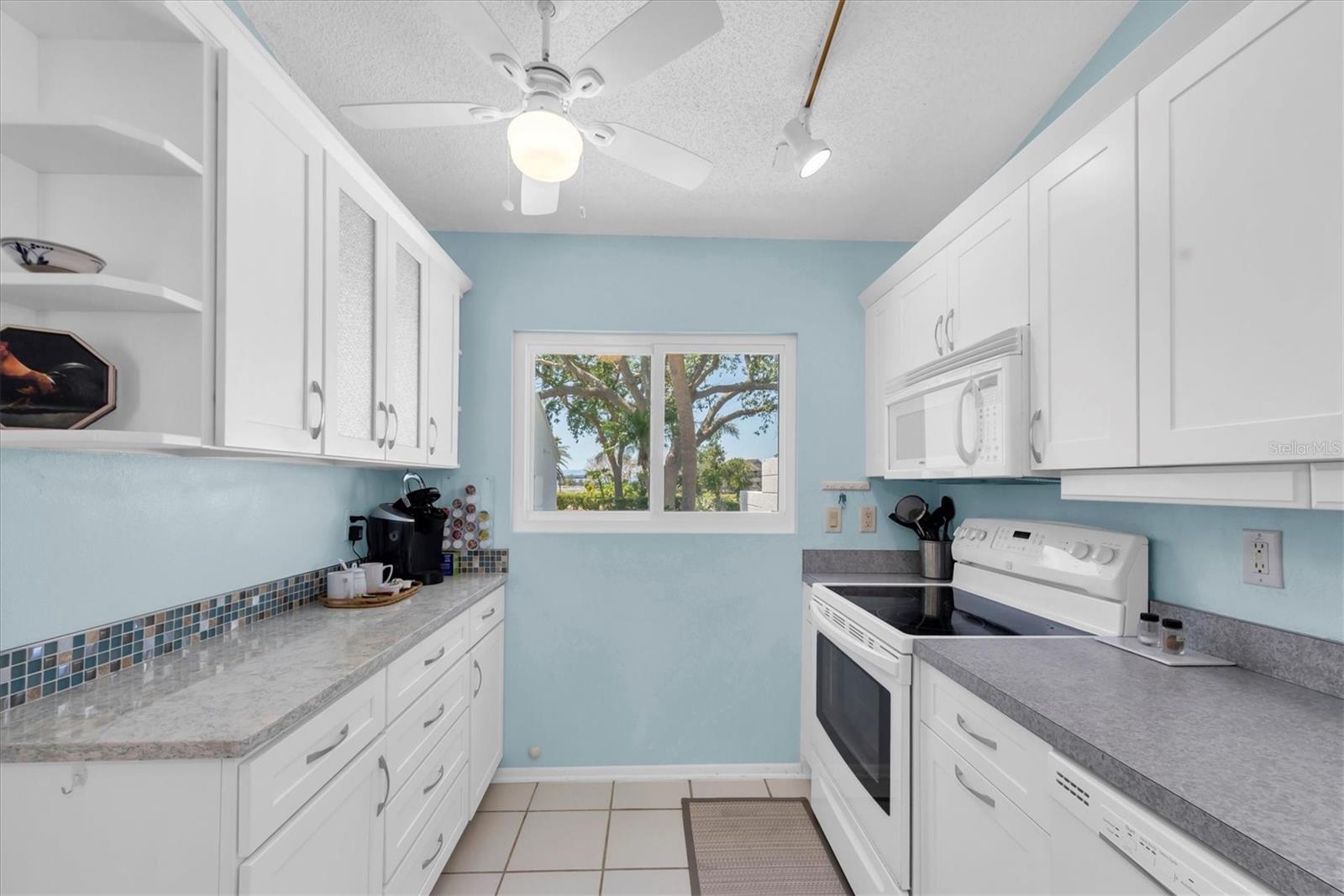 801 WATERSIDE LN