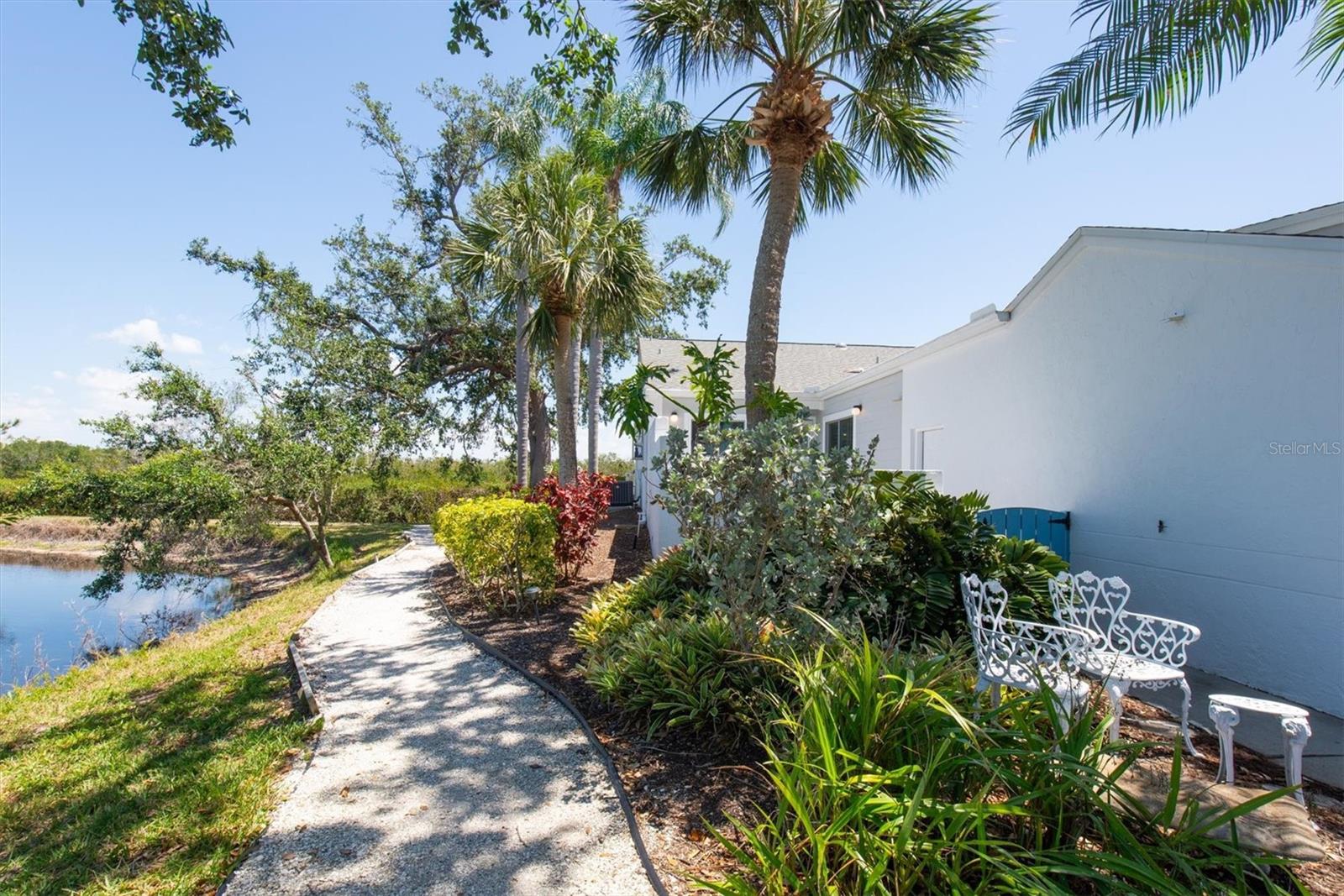 801 WATERSIDE LN