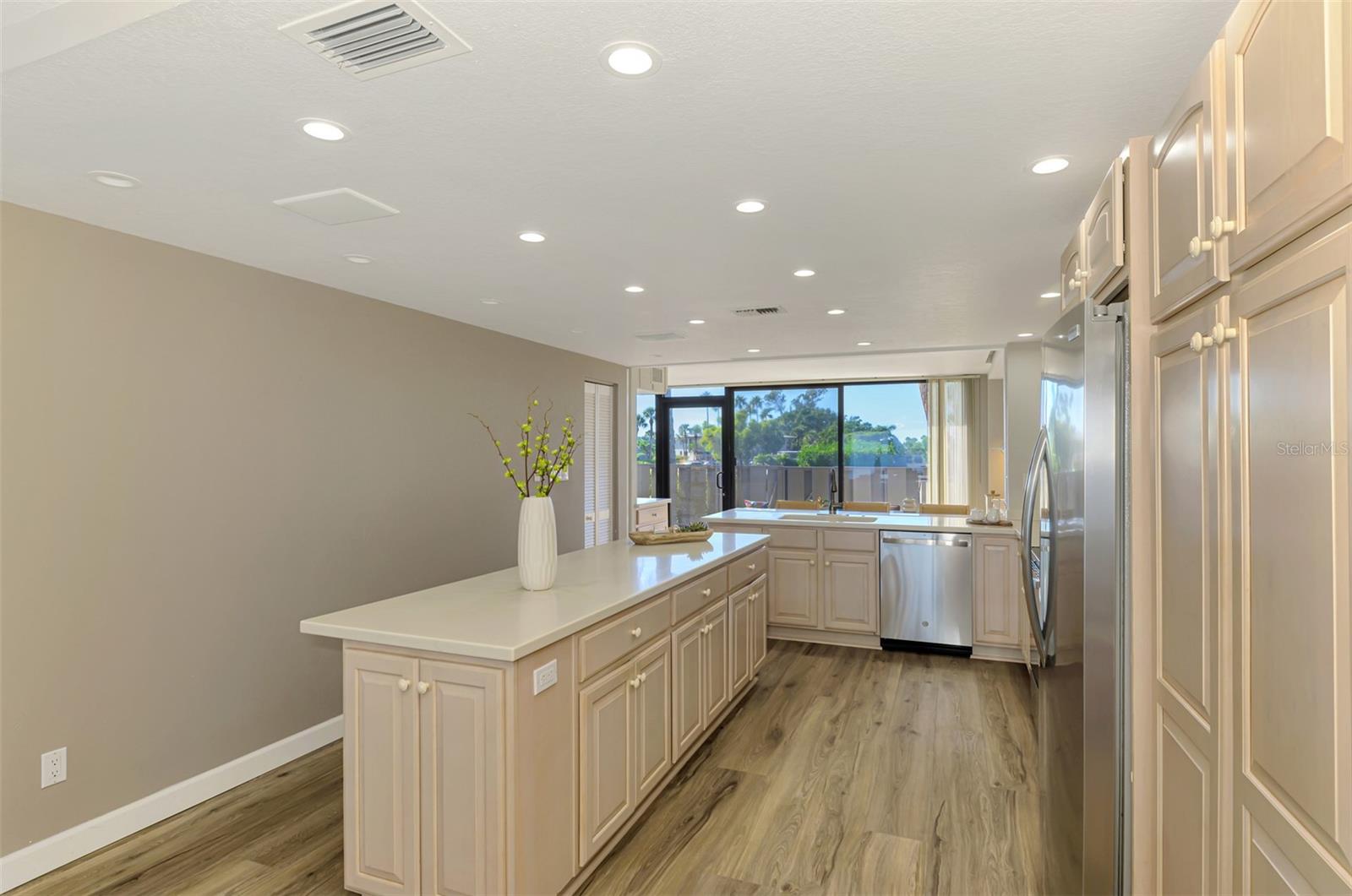 6500 FLOTILLA DR #102