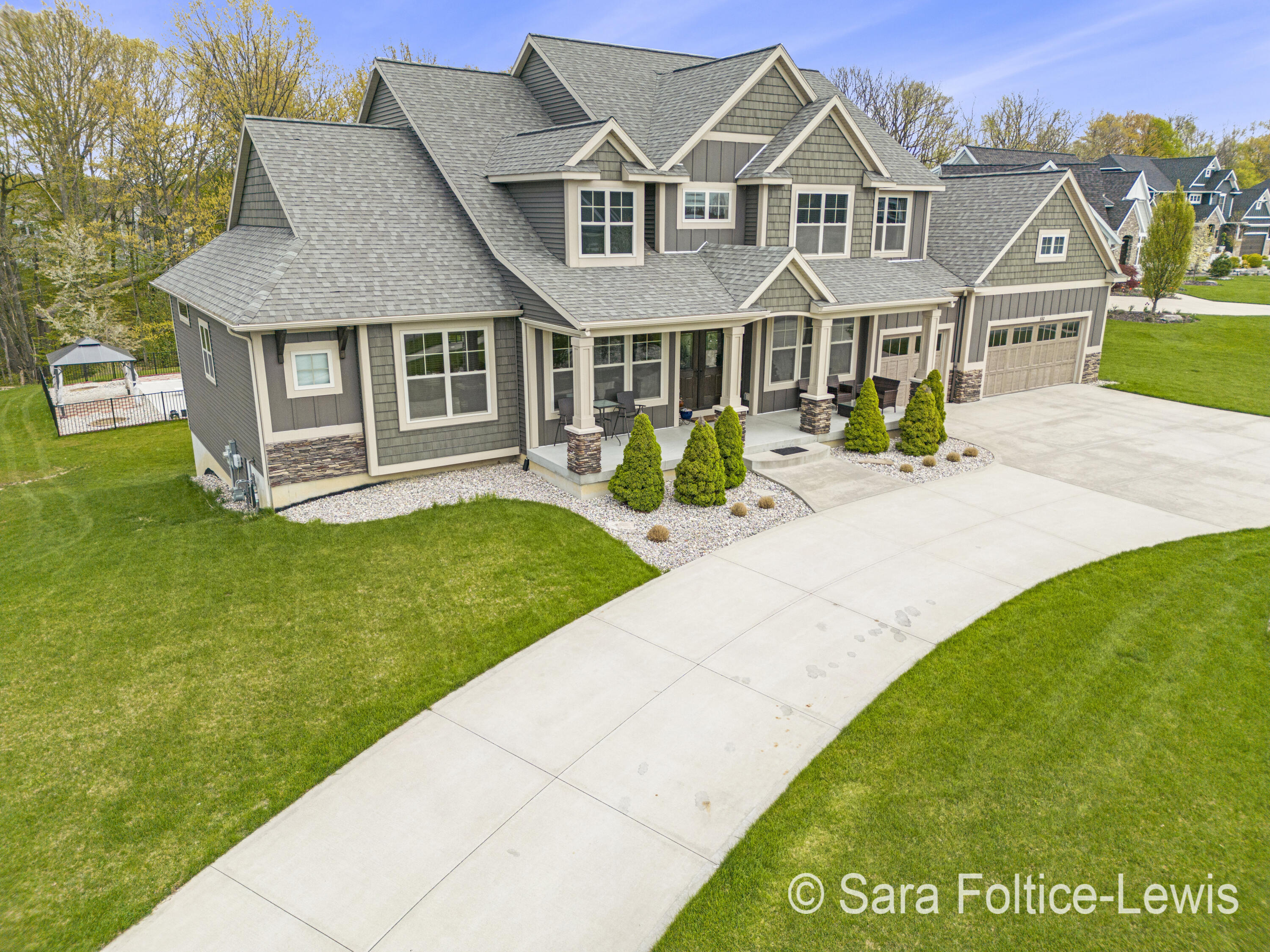 553 Stonebridge Court