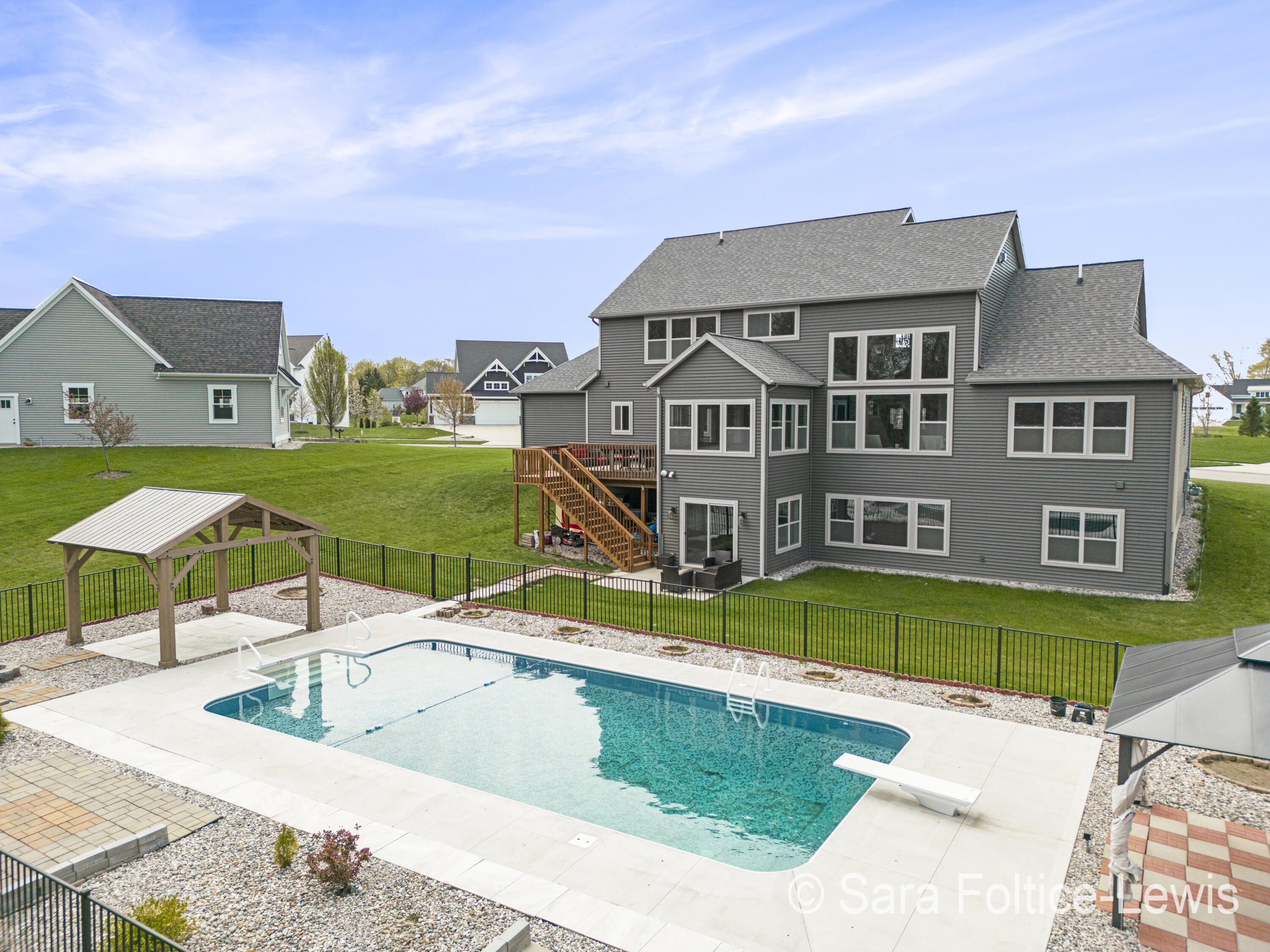 553 Stonebridge Court