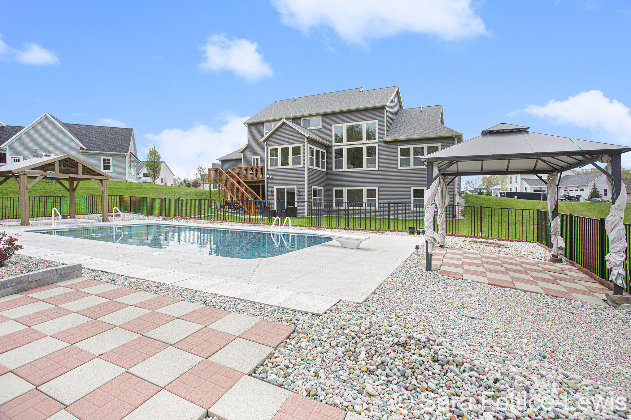 553 Stonebridge Court