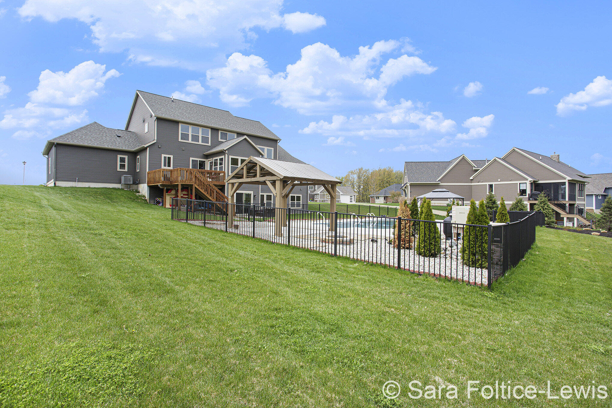 553 Stonebridge Court