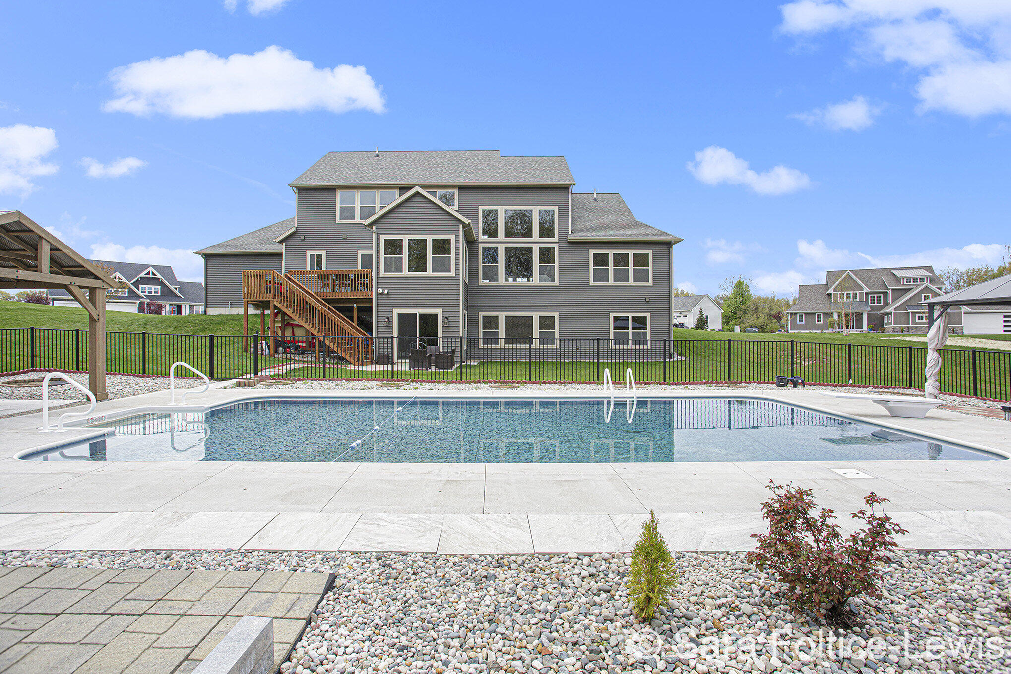 553 Stonebridge Court