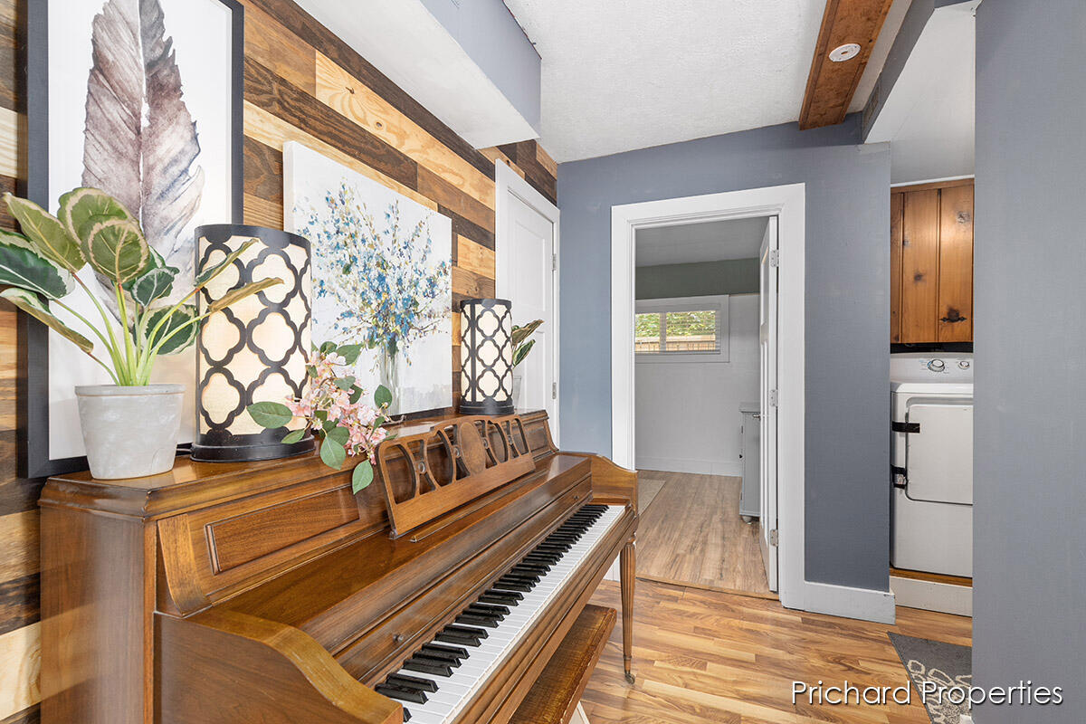 2207 Collingwood Avenue SW