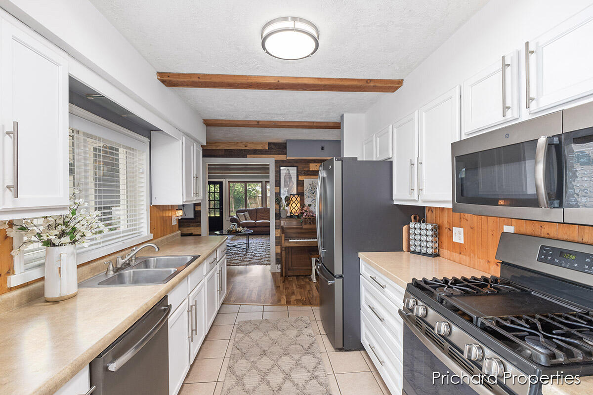 2207 Collingwood Avenue SW