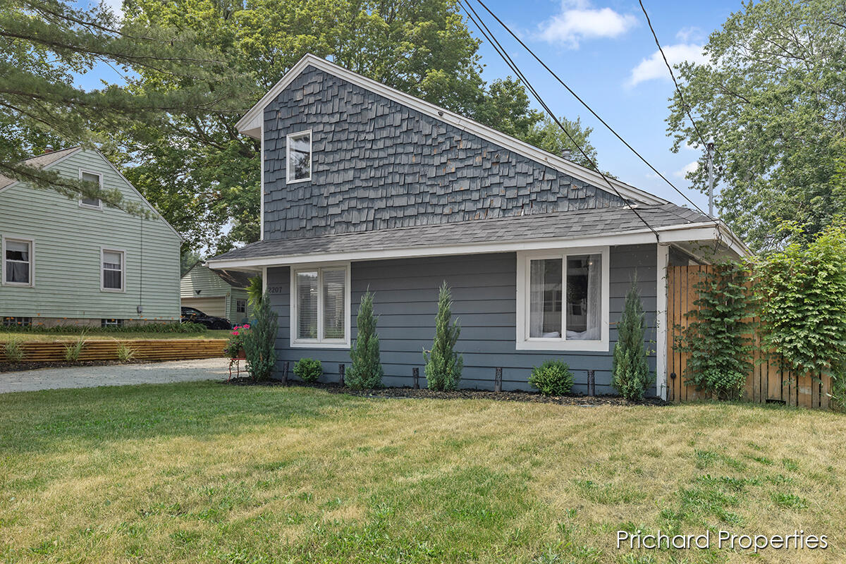 2207 Collingwood Avenue SW