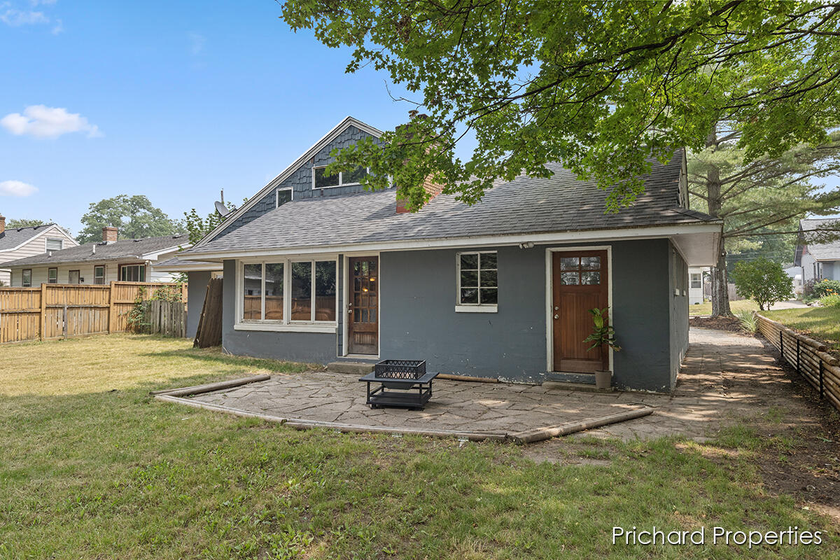 2207 Collingwood Avenue SW