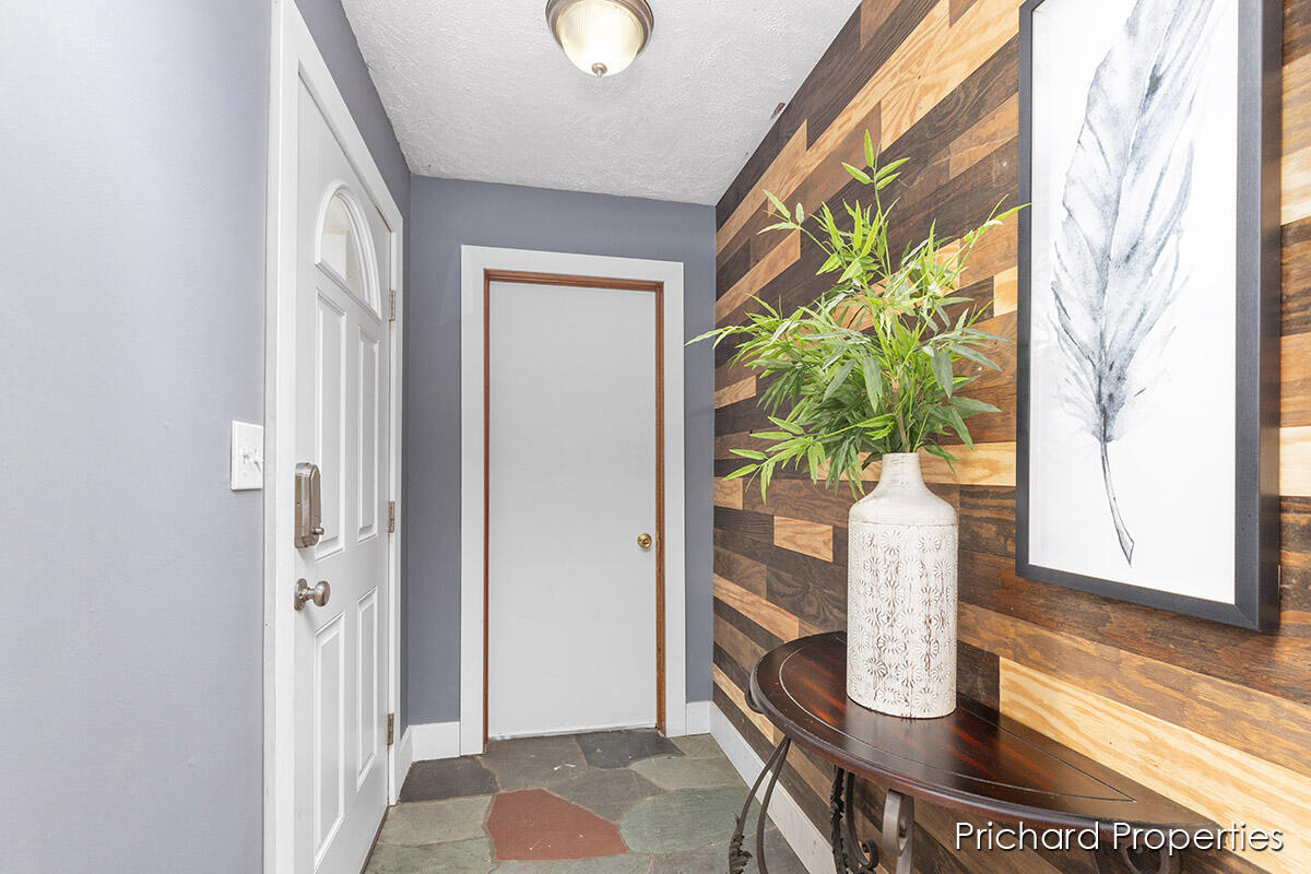 2207 Collingwood Avenue SW