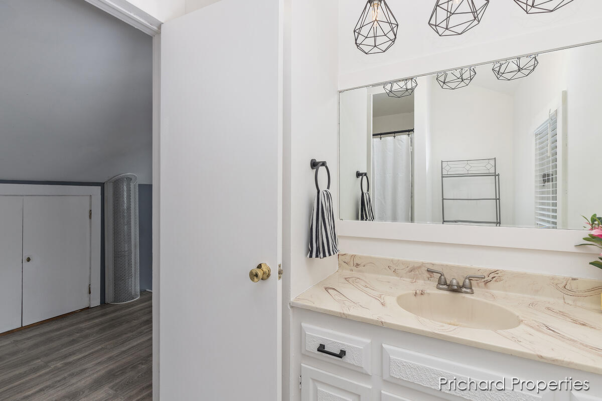 2207 Collingwood Avenue SW