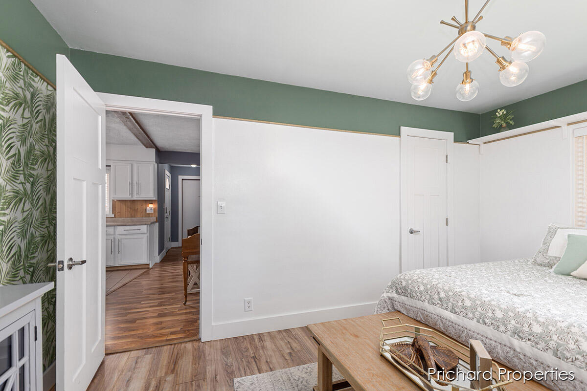 2207 Collingwood Avenue SW