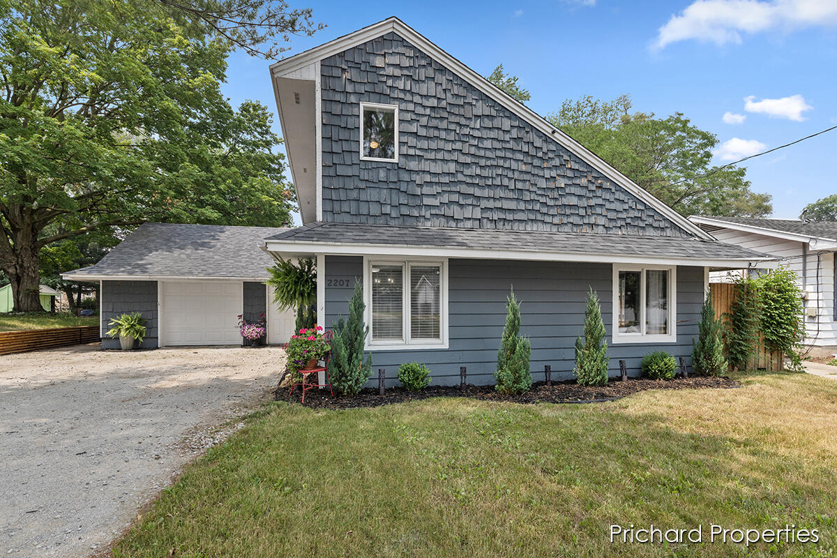 2207 Collingwood Avenue SW