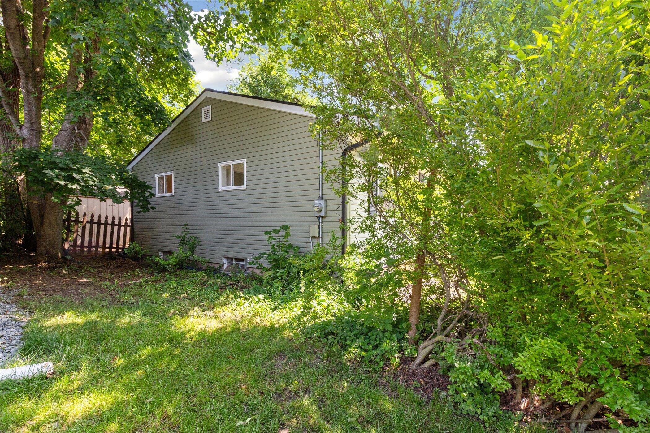 1135 Kentwood Street NE