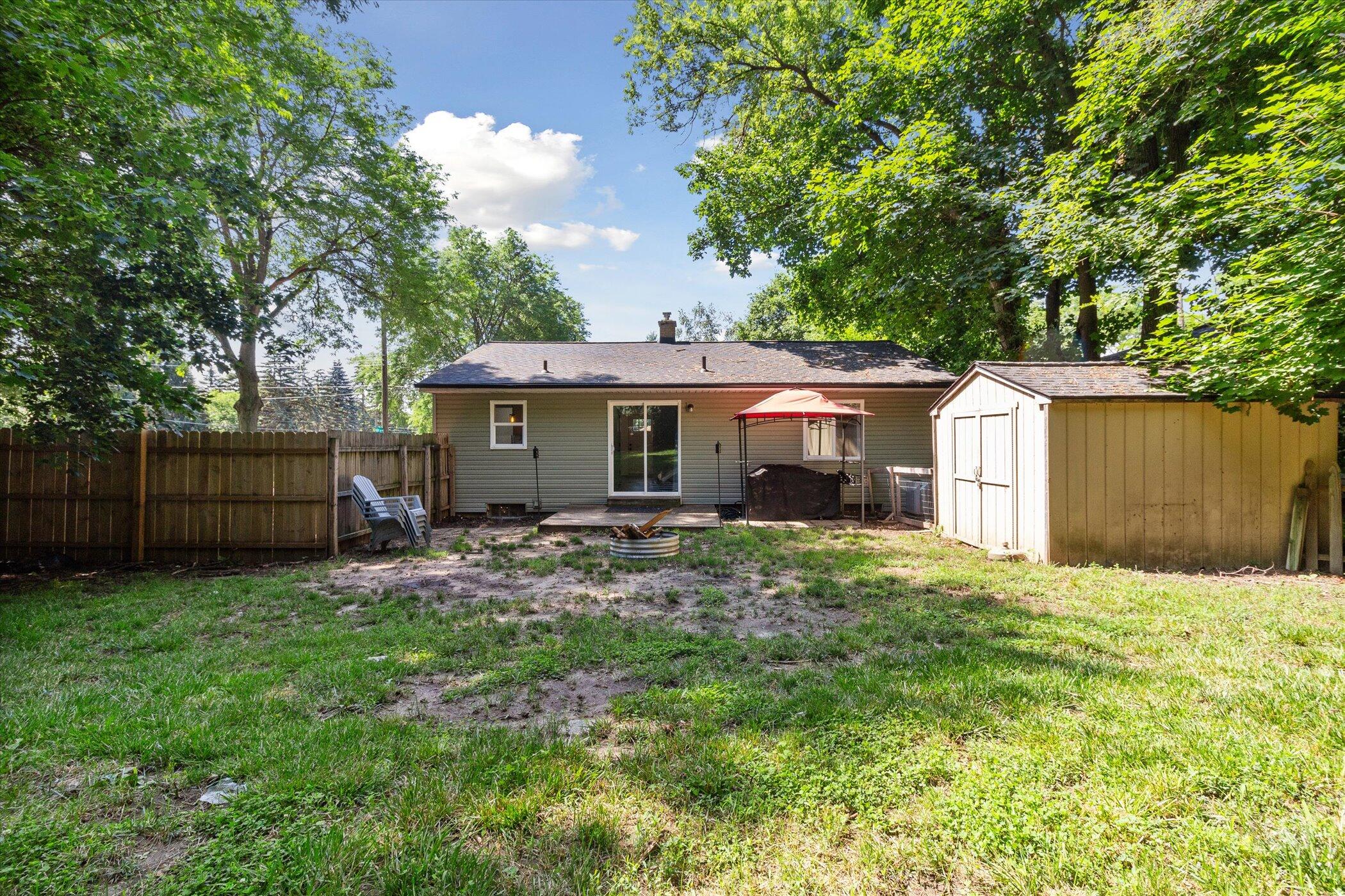 1135 Kentwood Street NE