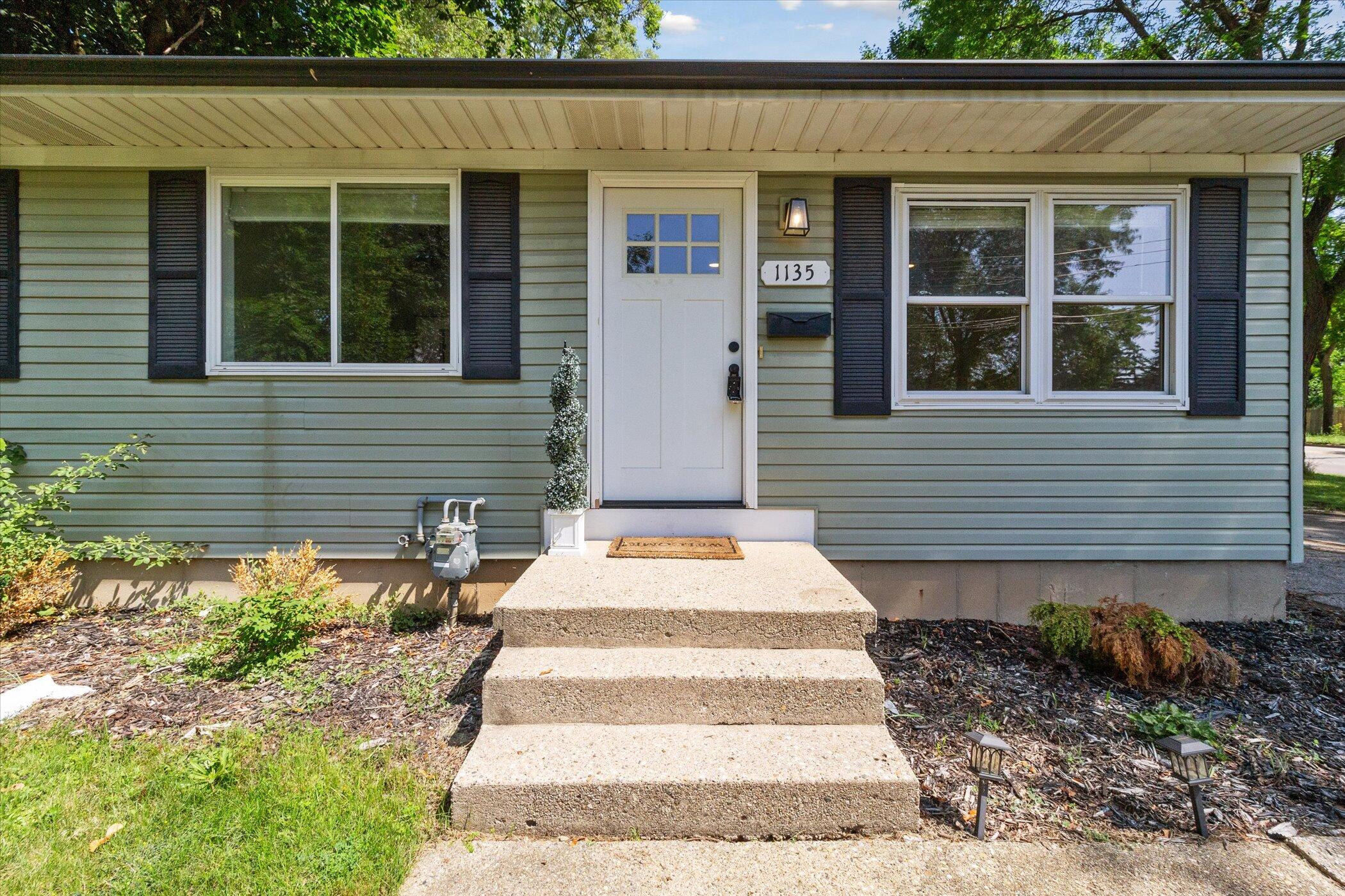 1135 Kentwood Street NE