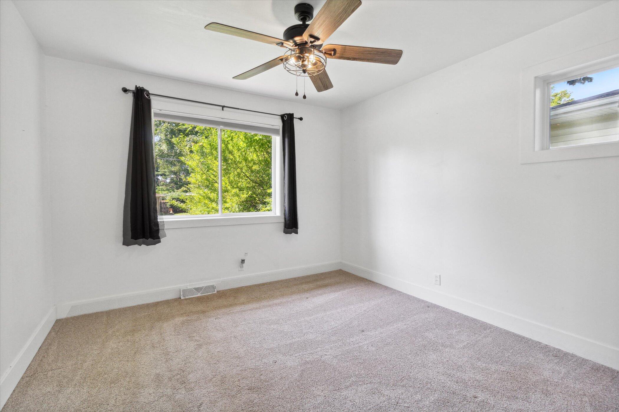 1135 Kentwood Street NE