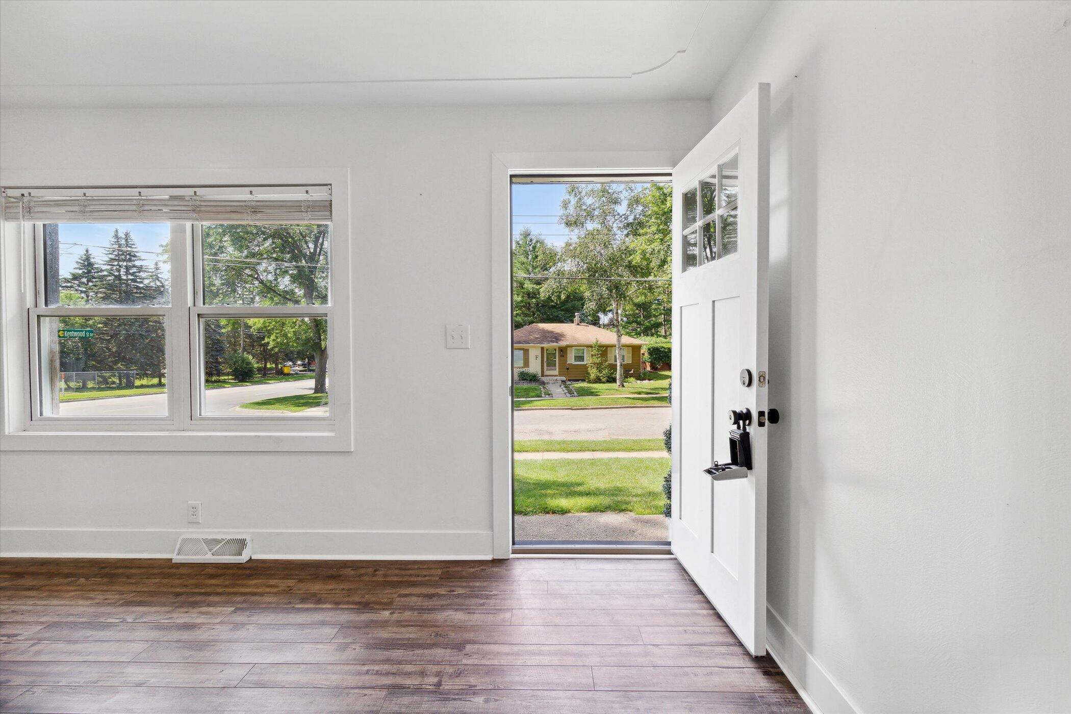 1135 Kentwood Street NE