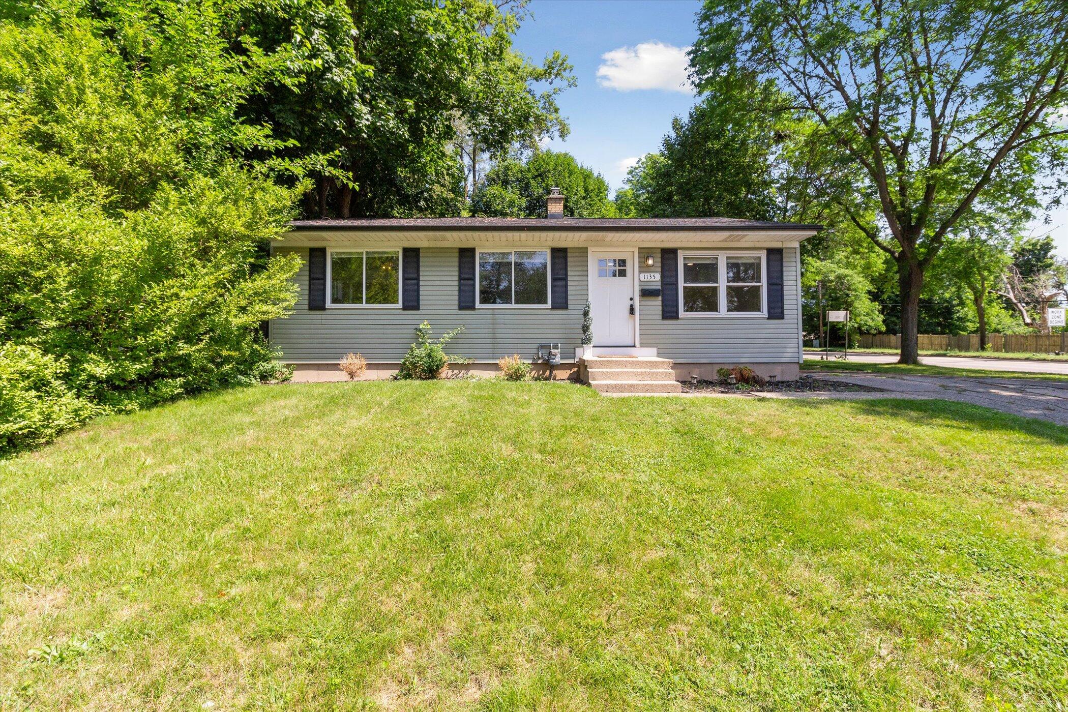 1135 Kentwood Street NE