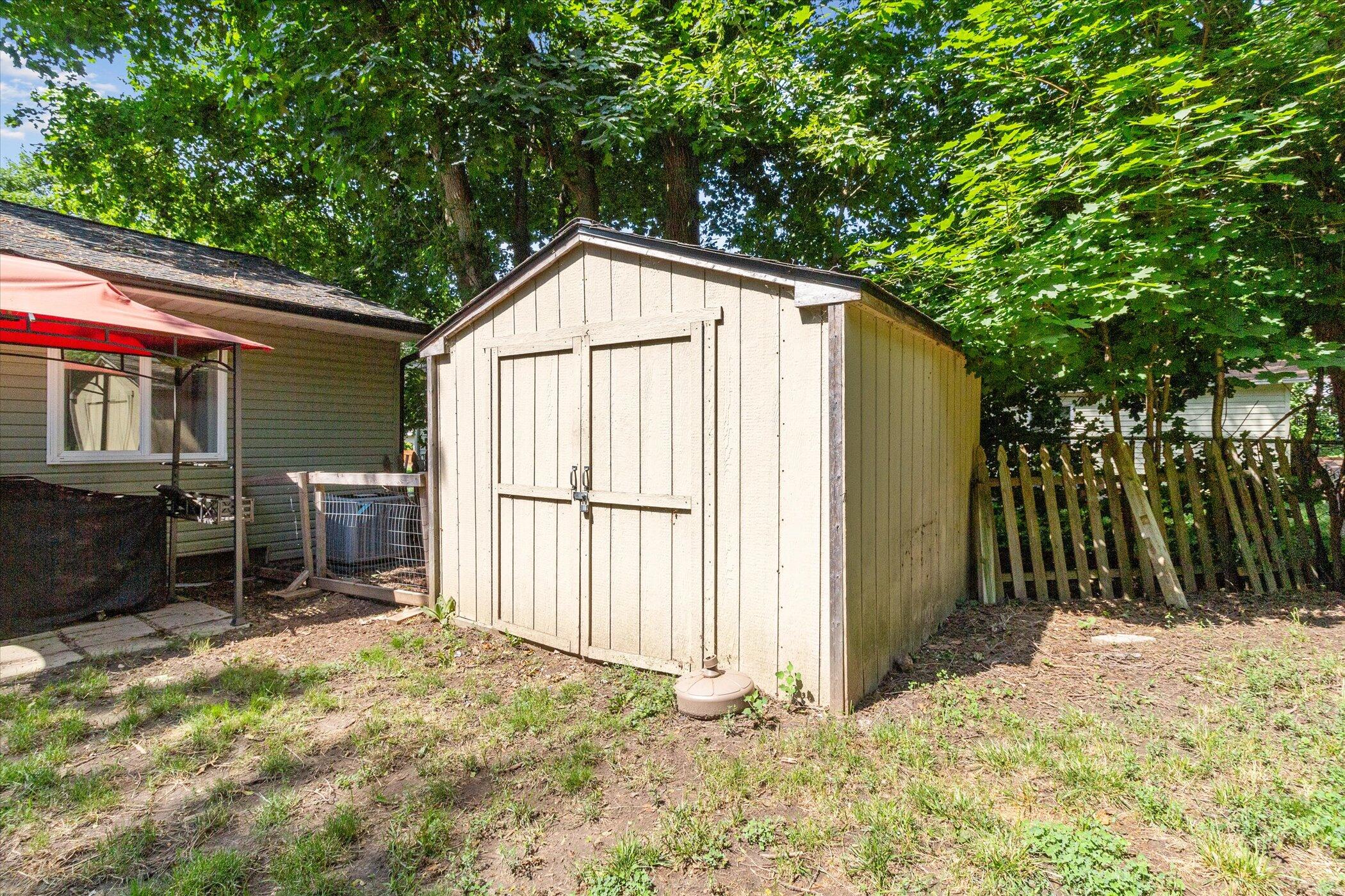 1135 Kentwood Street NE