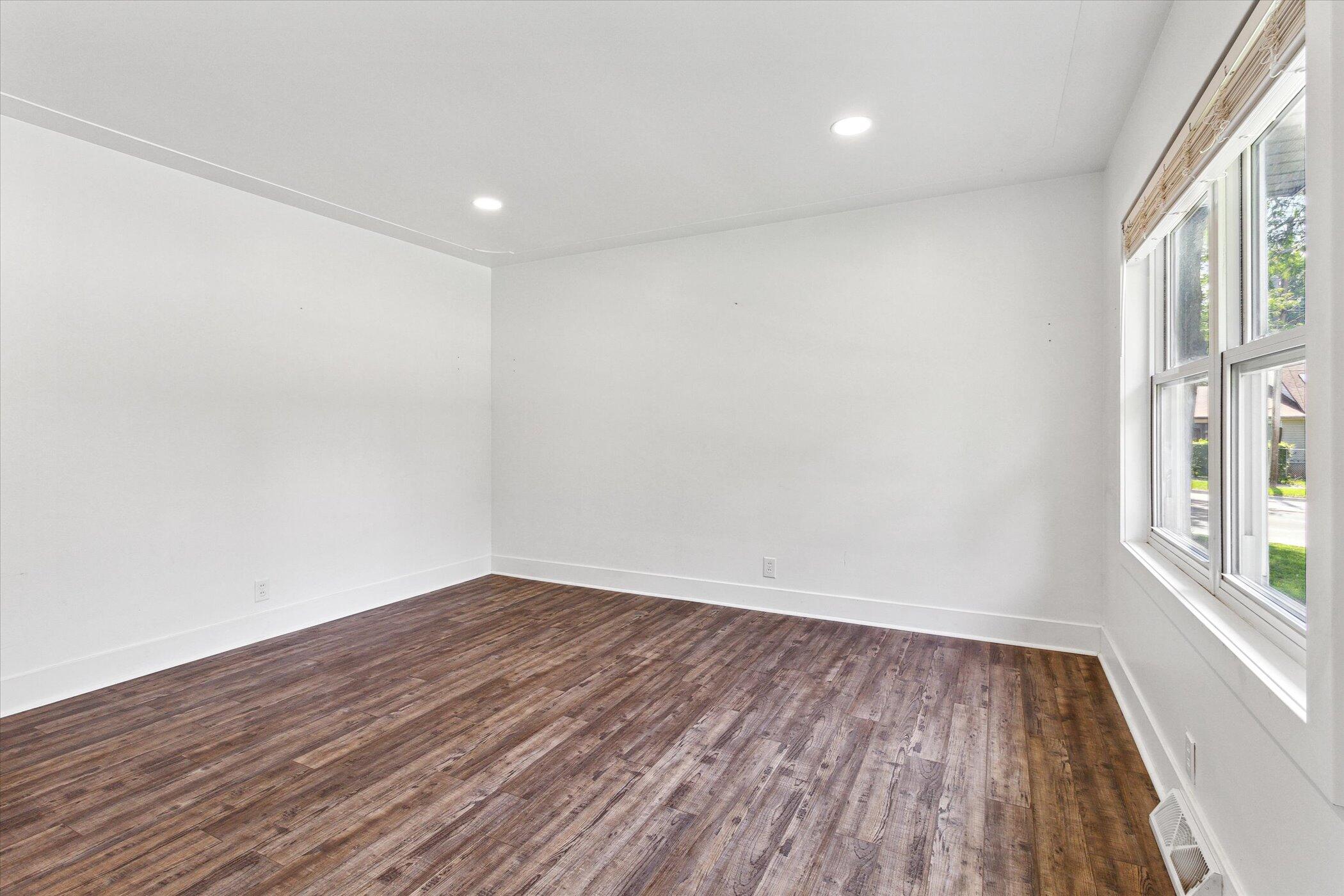 1135 Kentwood Street NE