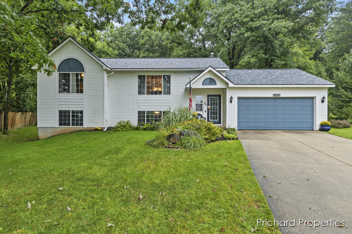 1441 Hollow Ridge Drive NE