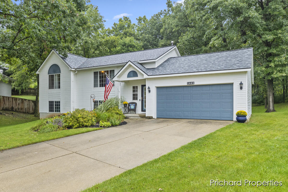 1441 Hollow Ridge Drive NE