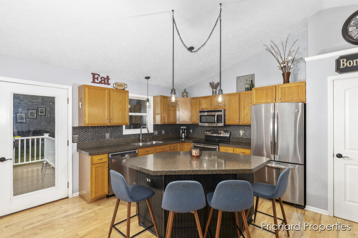 1441 Hollow Ridge Drive NE